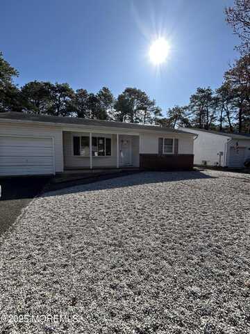 30 Zeeland Drive, Toms River, NJ 08757