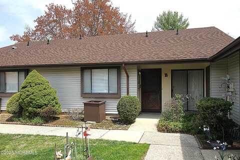77 Overlook Way, Manalapan, NJ 07726
