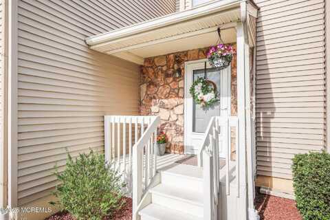 23 Clavendon Court, Middletown, NJ 07748
