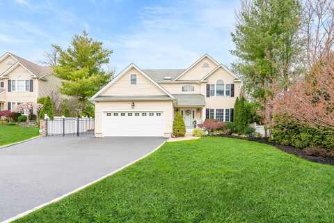 14 Franciscan Lane, Smithtown, NY 11787