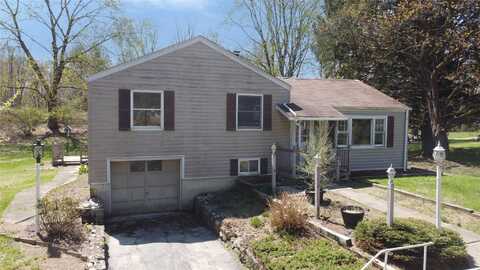 27 Franklin Road, Hyde Park, NY 12538