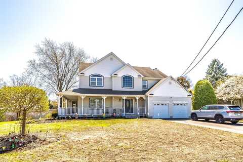 81 Stoothoff Road, East Northport, NY 11731