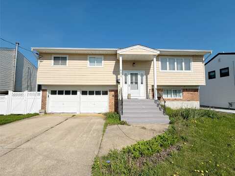 571 Nassau Avenue, Freeport, NY 11520