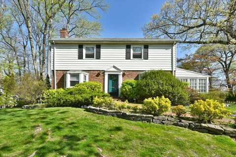 149 Wooleys Lane, Great Neck, NY 11023
