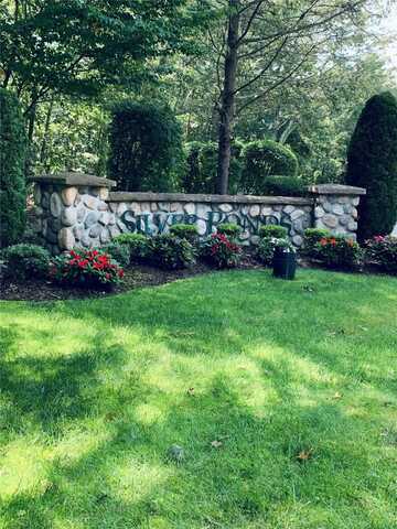 72 Fox Court, Manorville, NY 11949