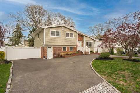 203 W 18th Street, Deer Park, NY 11729