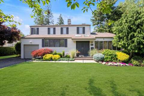 68 Argyle Road, Albertson, NY 11507
