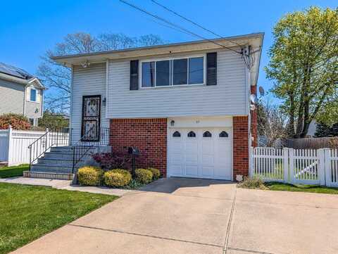 27 Lafayette Road, West Babylon, NY 11704