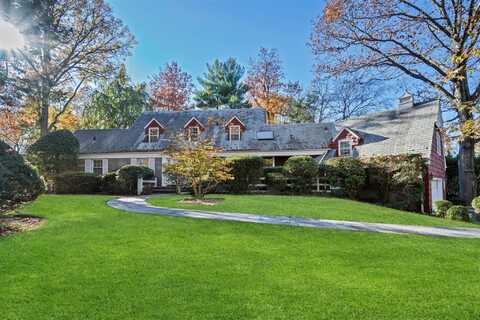 12 School House Lane, Great Neck, NY 11020