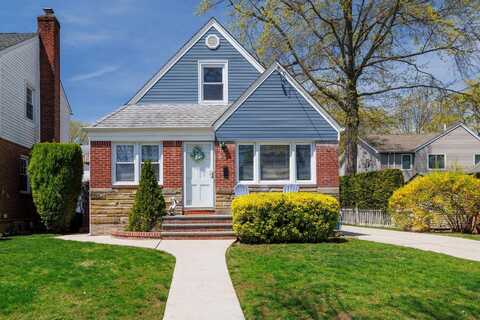 164 W Poplar Street, Floral Park, NY 11001