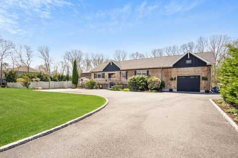 43 Homestead Ave, Westhampton Beach, NY 11978
