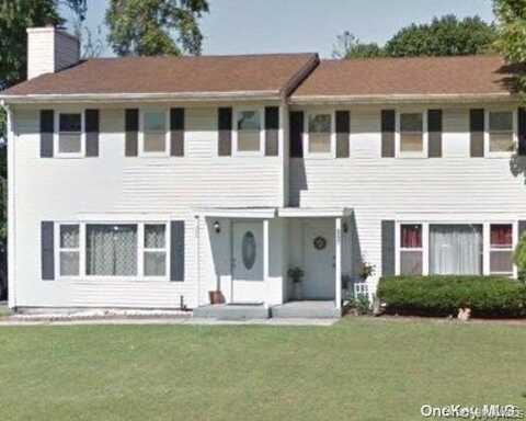 559 Rosevale Avenue, Ronkonkoma, NY 11779