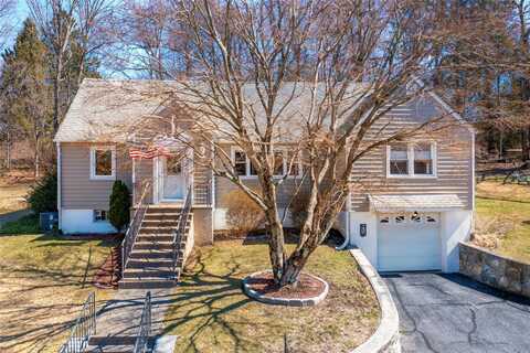 11 Maple Way, Mahopac, NY 10541