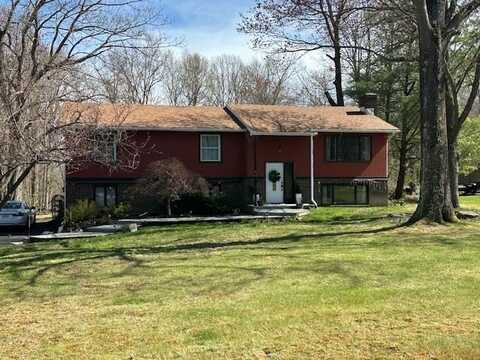 30 Mountain Pass Road, Hopewell Junction, NY 12533