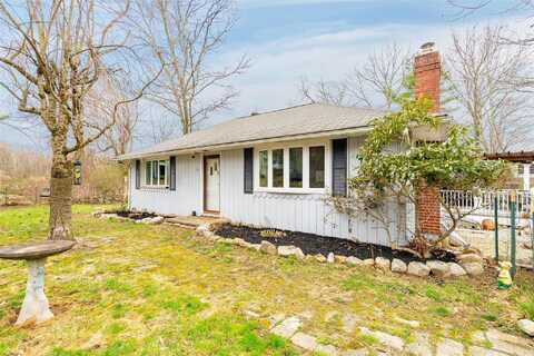 16 Hide Away Lane, Bloomingburg, NY 12721