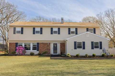 4 Kerry Court, Centereach, NY 11720