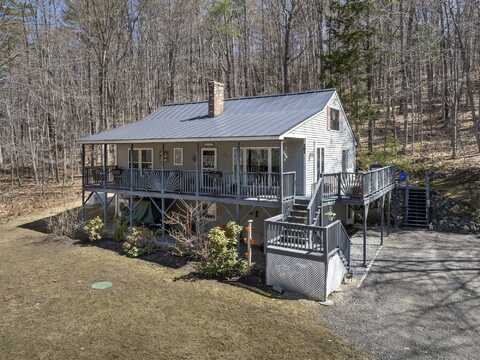 131 Harbor Road, Naples, ME 04055