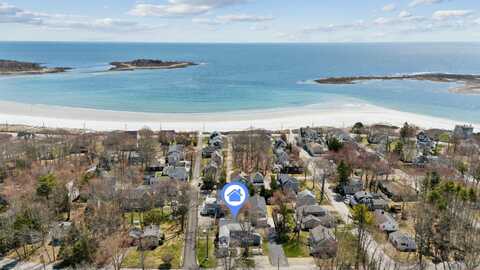 18 Edgewood Avenue, Kennebunkport, ME 04046