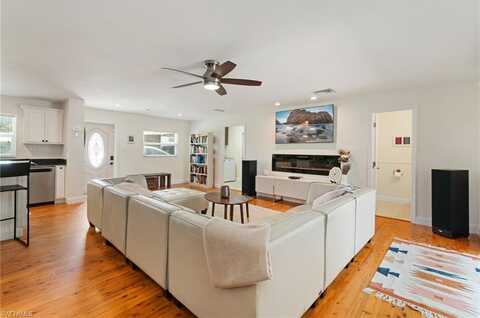 27404 Tennessee, BONITA SPRINGS, FL 34135