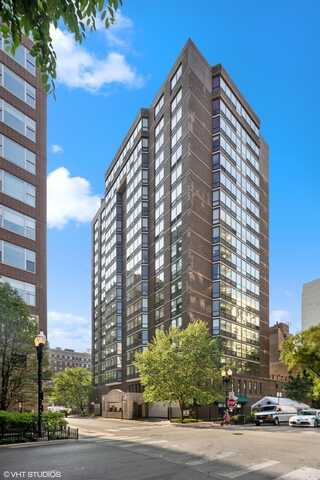21 W Goethe Street, Chicago, IL 60610