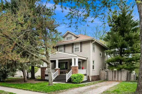 1210 E Oakland Avenue, Bloomington, IL 61701