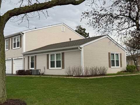 1035 Glouchester Harbor, Schaumburg, IL 60193
