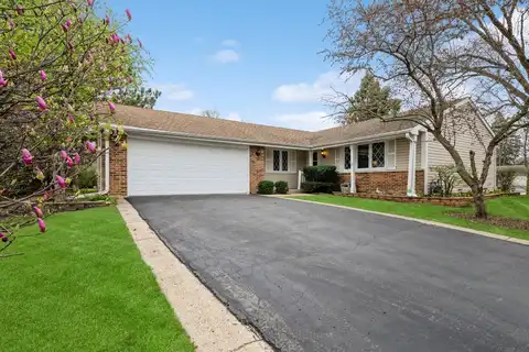 110 Green Meadow Court, Rolling Meadows, IL 60008