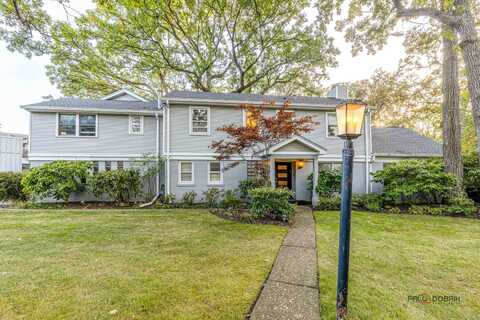 1251 Woodland Drive, Deerfield, IL 60015