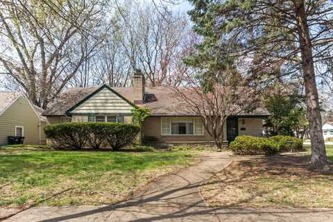 810 Woodlane Avenue, Rockford, IL 61107