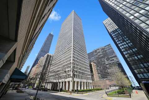 260 E Chestnut Street, Chicago, IL 60611