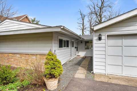 130 Lockerbie Lane, Wilmette, IL 60091