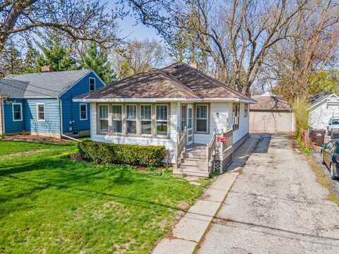 388 Douglas Avenue, Crystal Lake, IL 60014