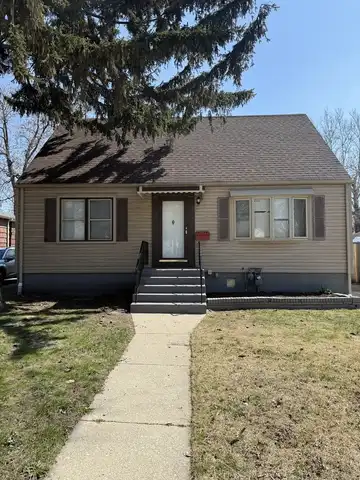 18343 Oakwood Avenue, Lansing, IL 60438