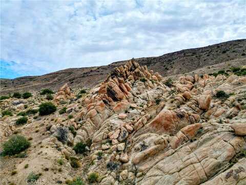 5051 Chapparosa Road, Pioneertown, CA 92268