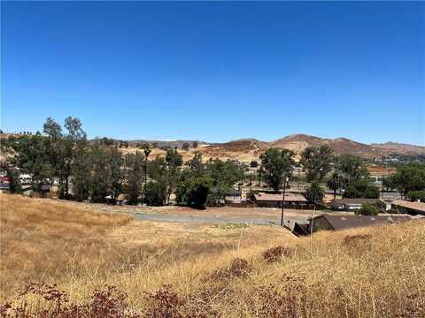 5 Stecher Avenue, Lake Elsinore, CA 92530