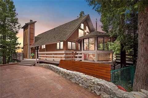 825 Grass Valley Road, Lake Arrowhead, CA 92352