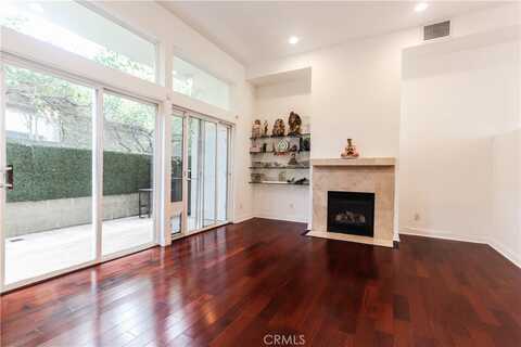 1020 Hilldale Avenue, West Hollywood, CA 90069