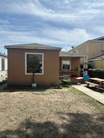 954 E 111th Drive, Los Angeles, CA 90059