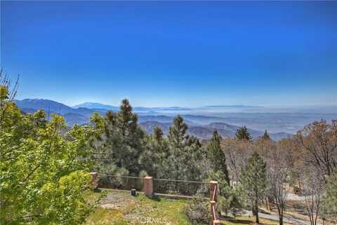 45 Park Drive, Running Springs, CA 92382