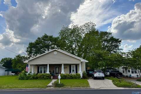 205 E Avenue U E, Albertville, AL 35950