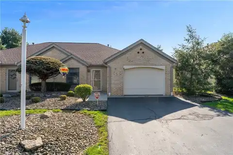 810 Southwestern Run, Poland, OH 44514