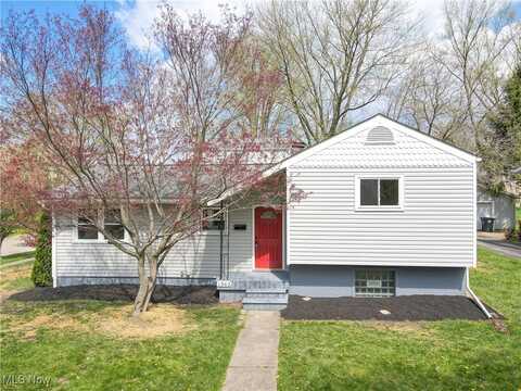 1363 Winhurst Drive, Akron, OH 44313