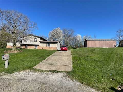 2840 Farmington Circle SW, Canton, OH 44706