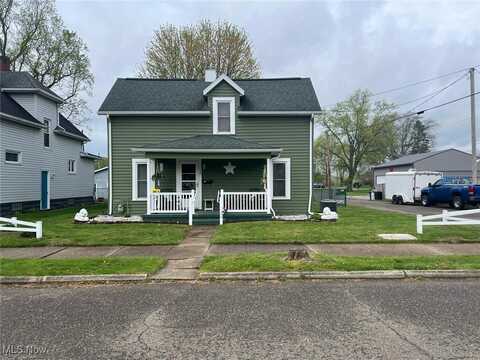 928 11th Street NW, New Philadelphia, OH 44663