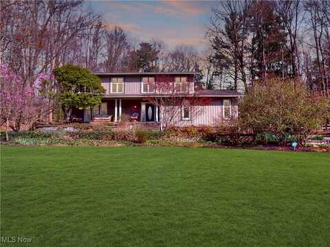 15217 Fox Run, Chagrin Falls, OH 44022