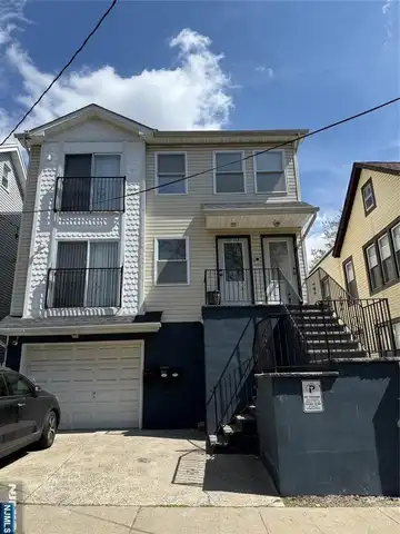 221 Weequahic 1st Flr, Newark, NJ 07112