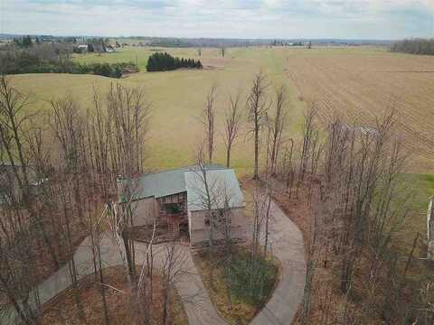 1178 Woodland Dr., Petoskey, MI 49770