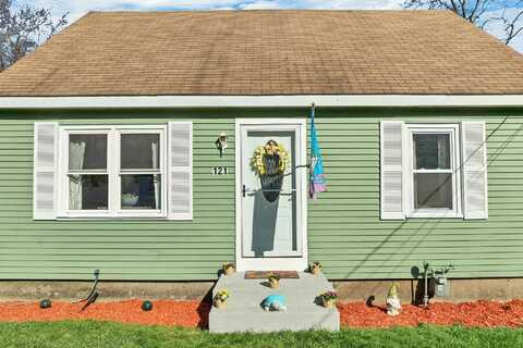 121 Westwood Drive, Nashua, NH 03062