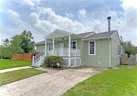 304 PARISH Drive, Arabi, LA 70032