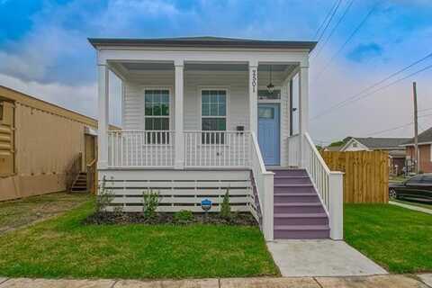 2501 EAGLE Street, New Orleans, LA 70118